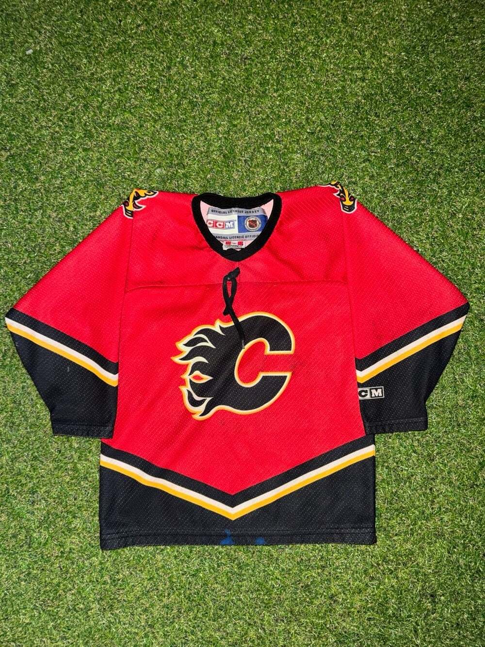 CCM Calgary Flames Child-One Size Jersey Vintage NHL Red